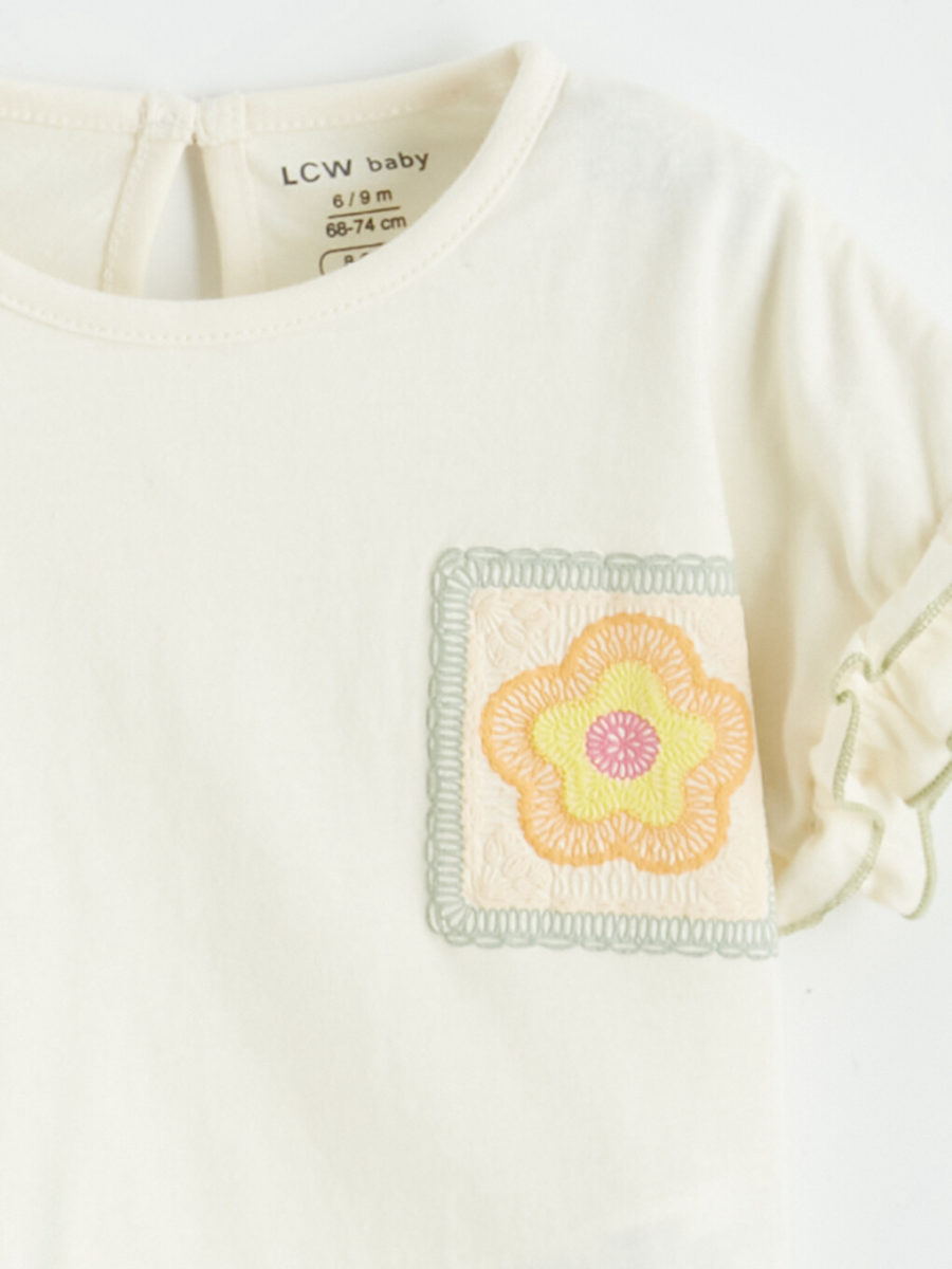 Embroidered and Ruffle Detailed Set